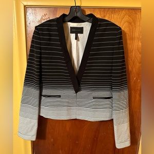 BCBGMAXAZRIA black and white tuxedo blazer